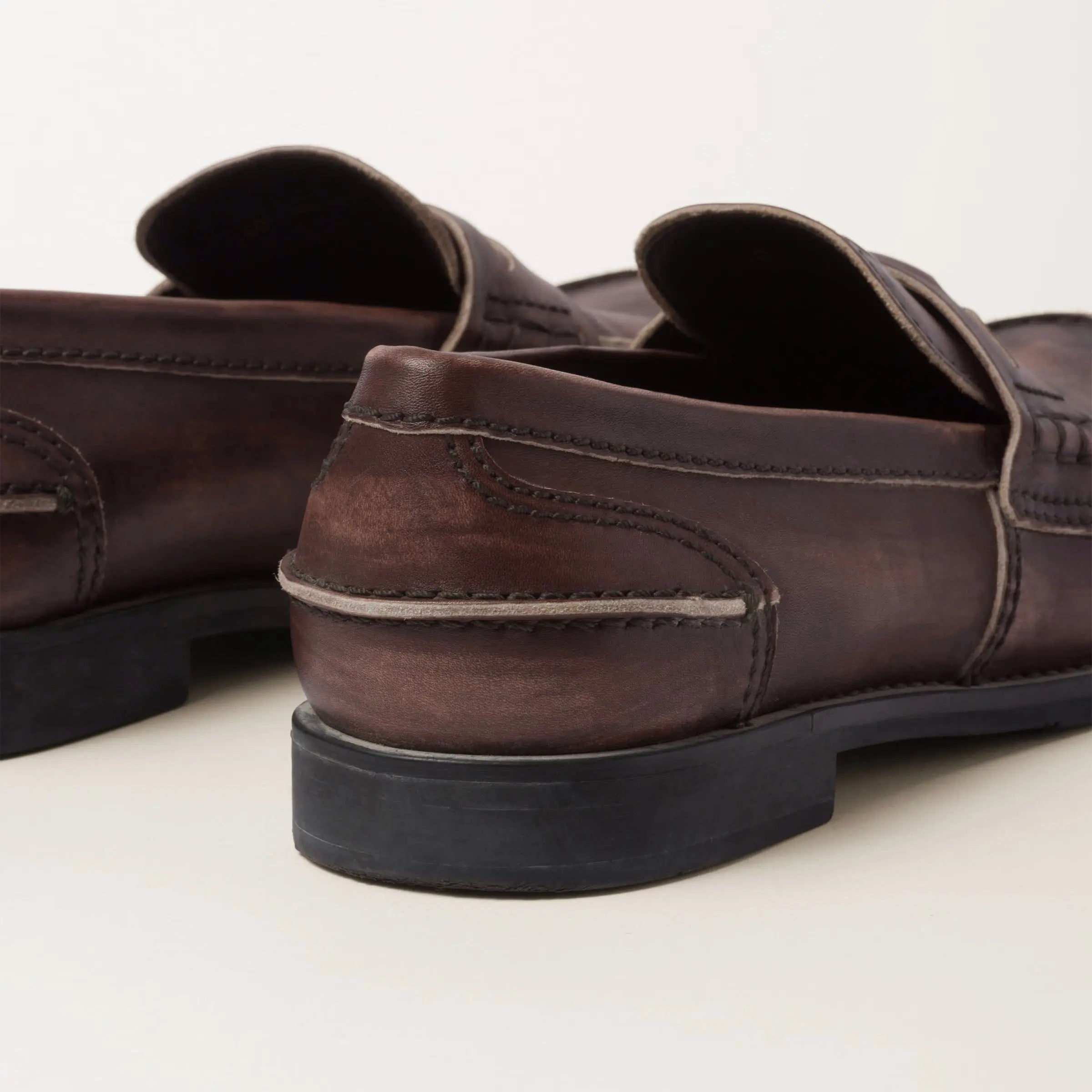 Vintage-effect leather penny loafers Gilded Cadence